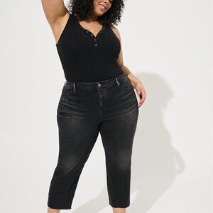 Torrid - Crop Boyfriend Jean - Classic Denim Medium Wash in Anthracite Black​​​